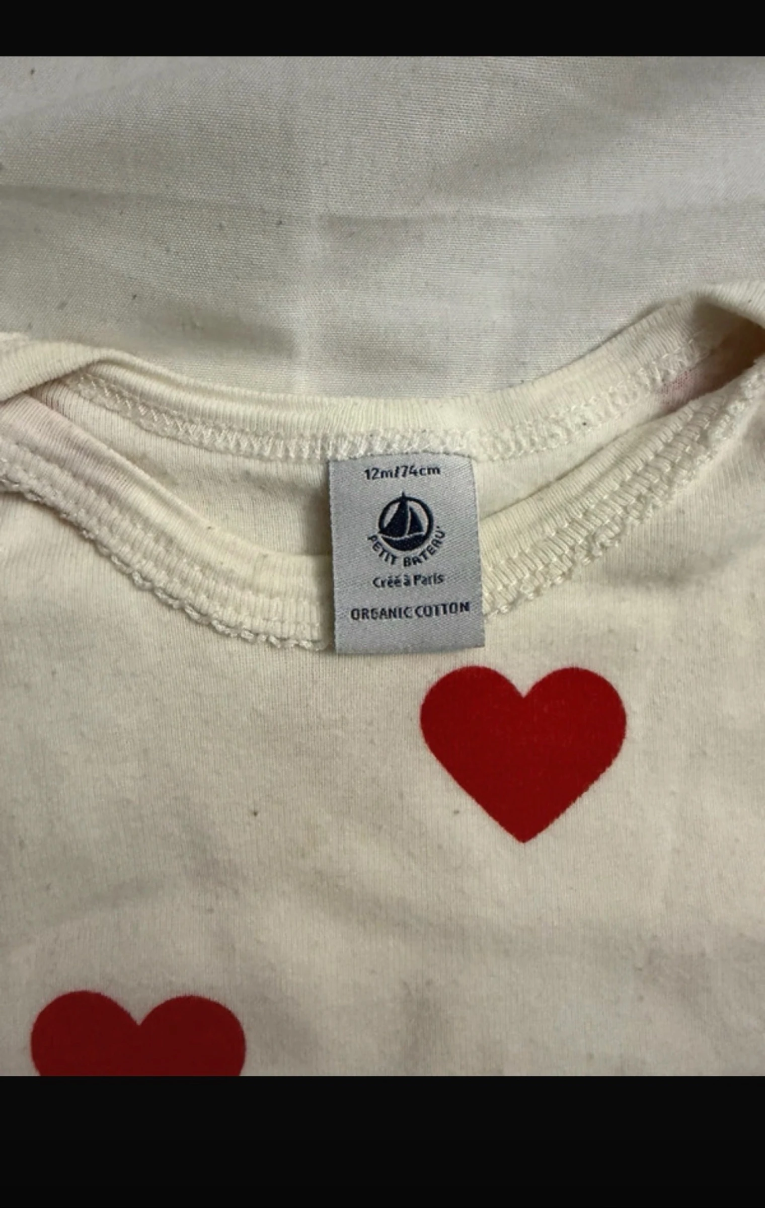 Body bebé niña Petit Bateau con corazones rojos - 12 meses – photo 2